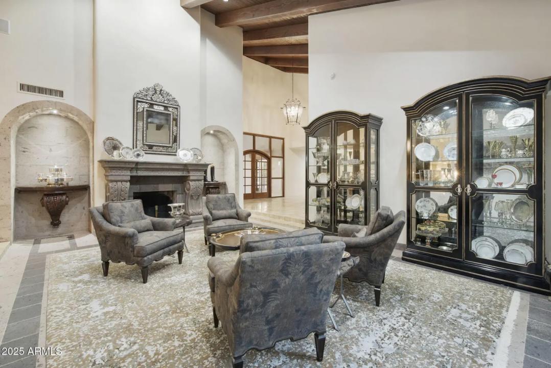 Real Estate Picture 7