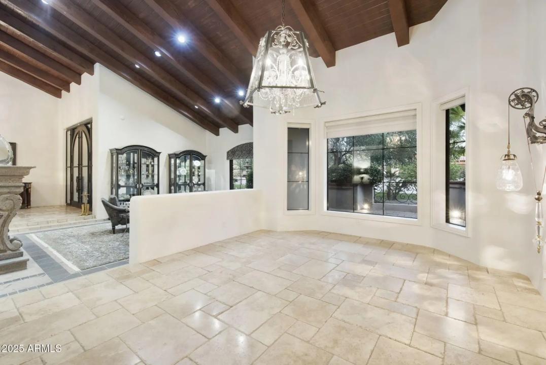 Real Estate Picture 10