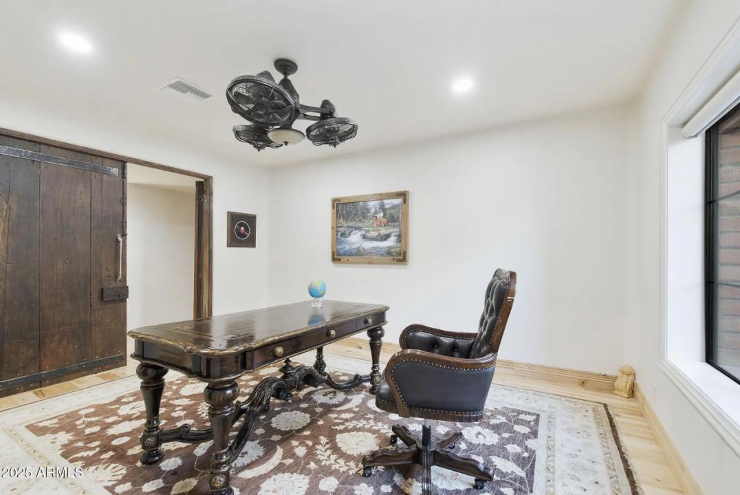 Real Estate Picture 22