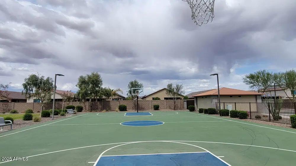 Real Estate Picture 7