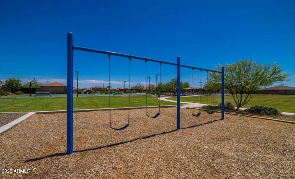 Real Estate Picture 23