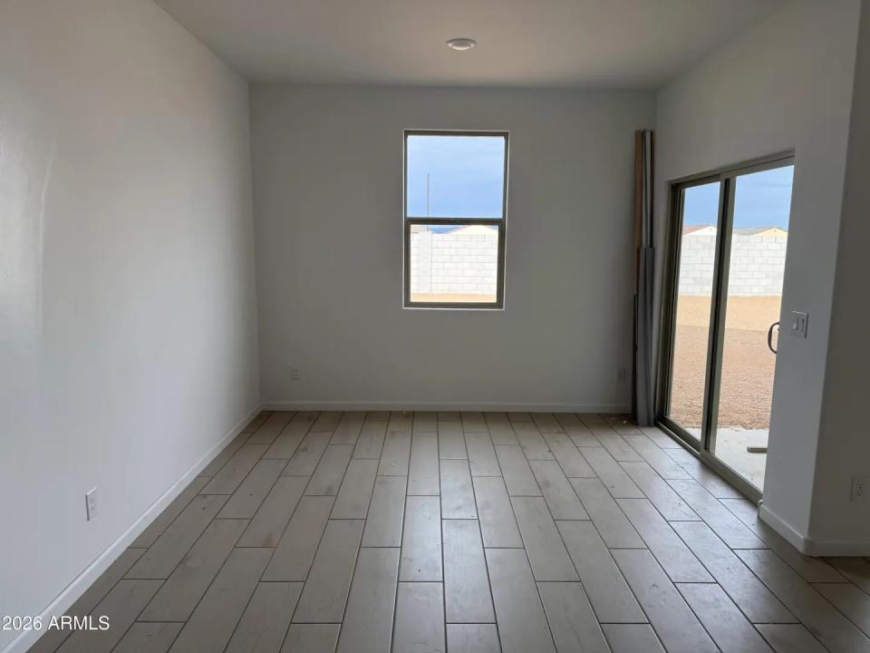 Real Estate Picture 9