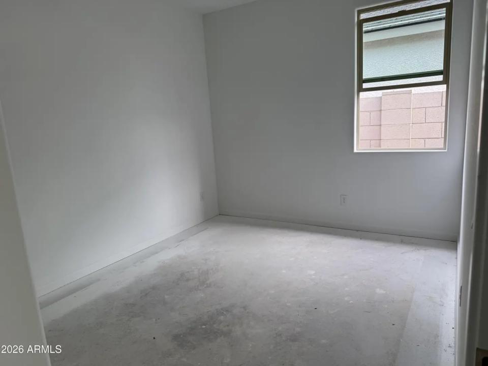 Real Estate Picture 11