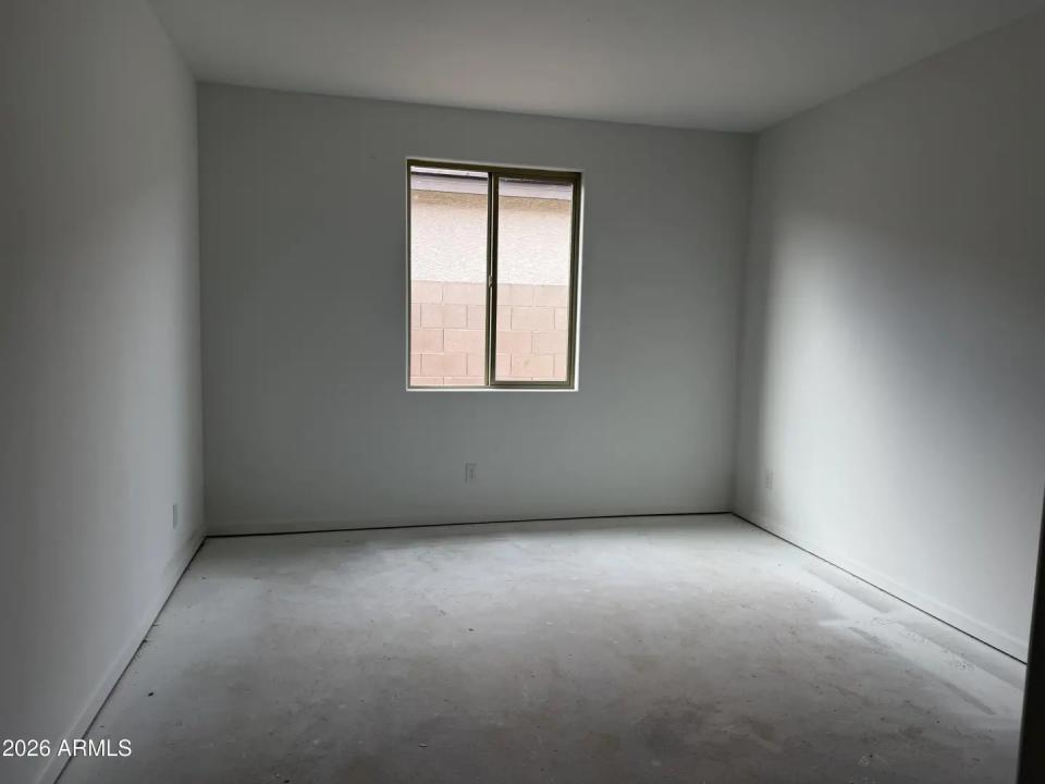 Real Estate Picture 12