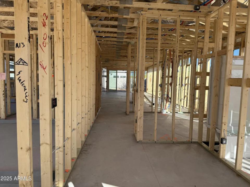 Real Estate Picture 3