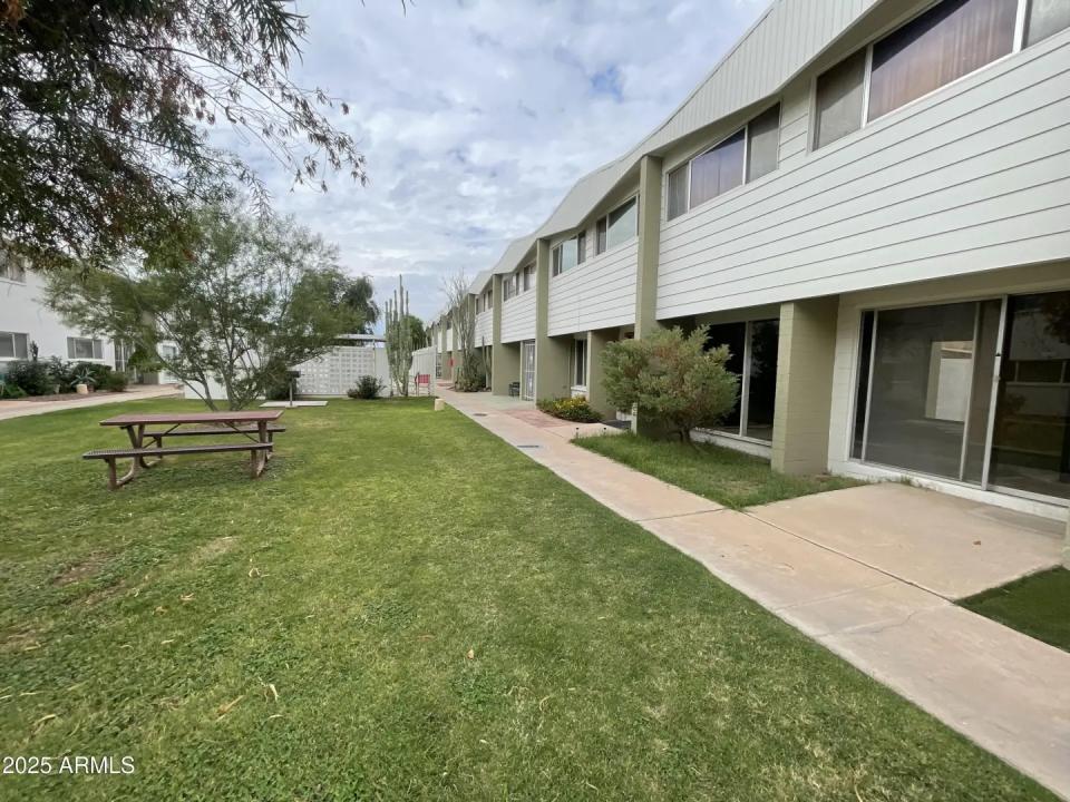 Real Estate Picture 2