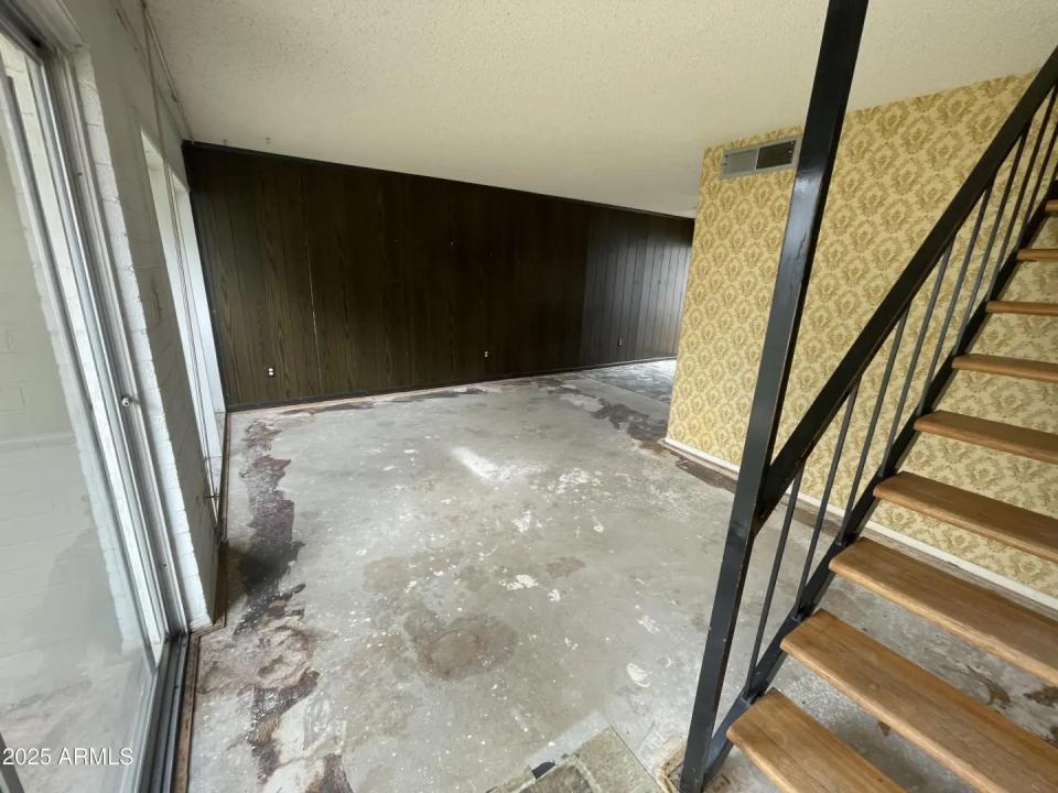 Real Estate Picture 3