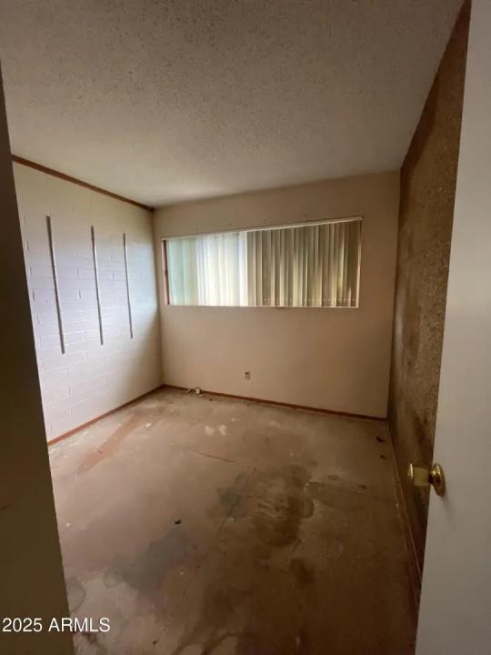 Real Estate Picture 11