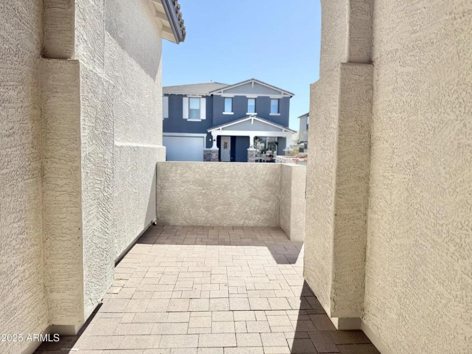 Real Estate Picture 3