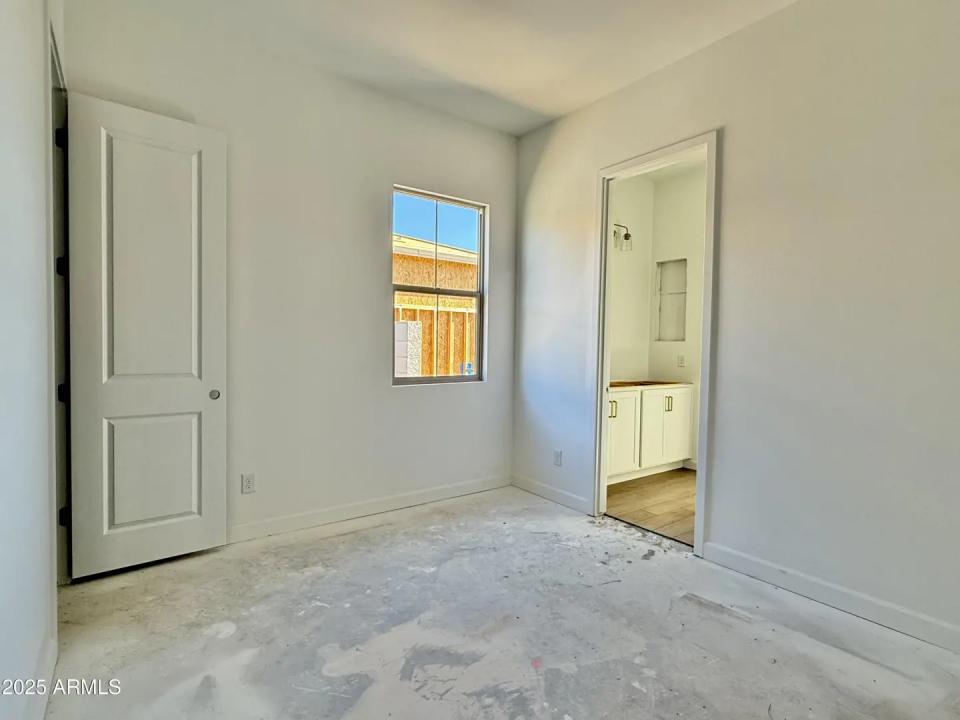 Real Estate Picture 6