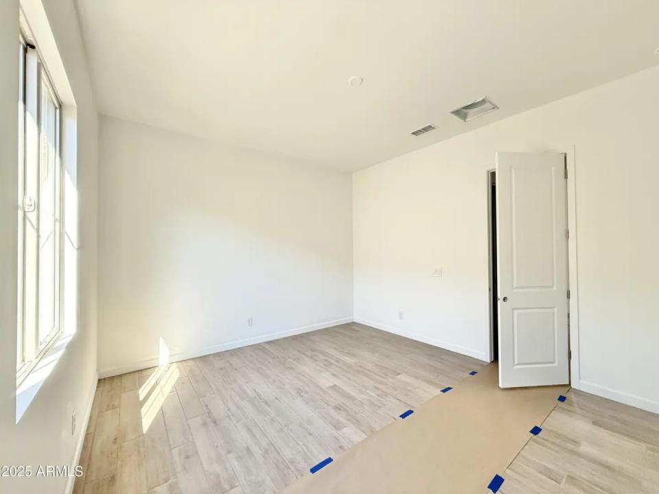 Real Estate Picture 10