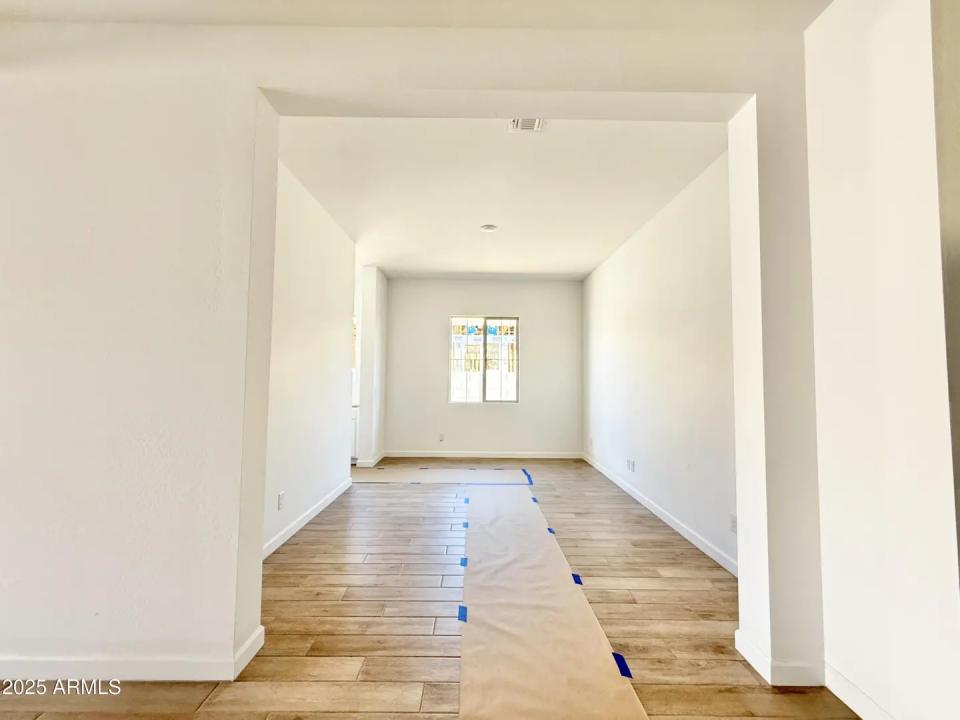 Real Estate Picture 12