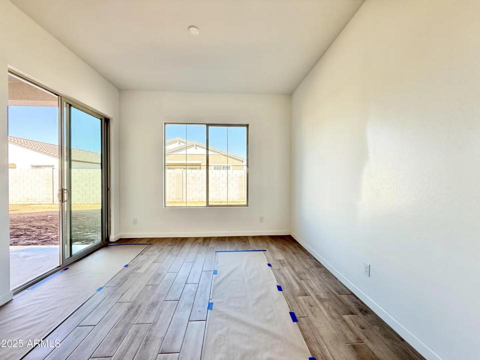 Real Estate Picture 16