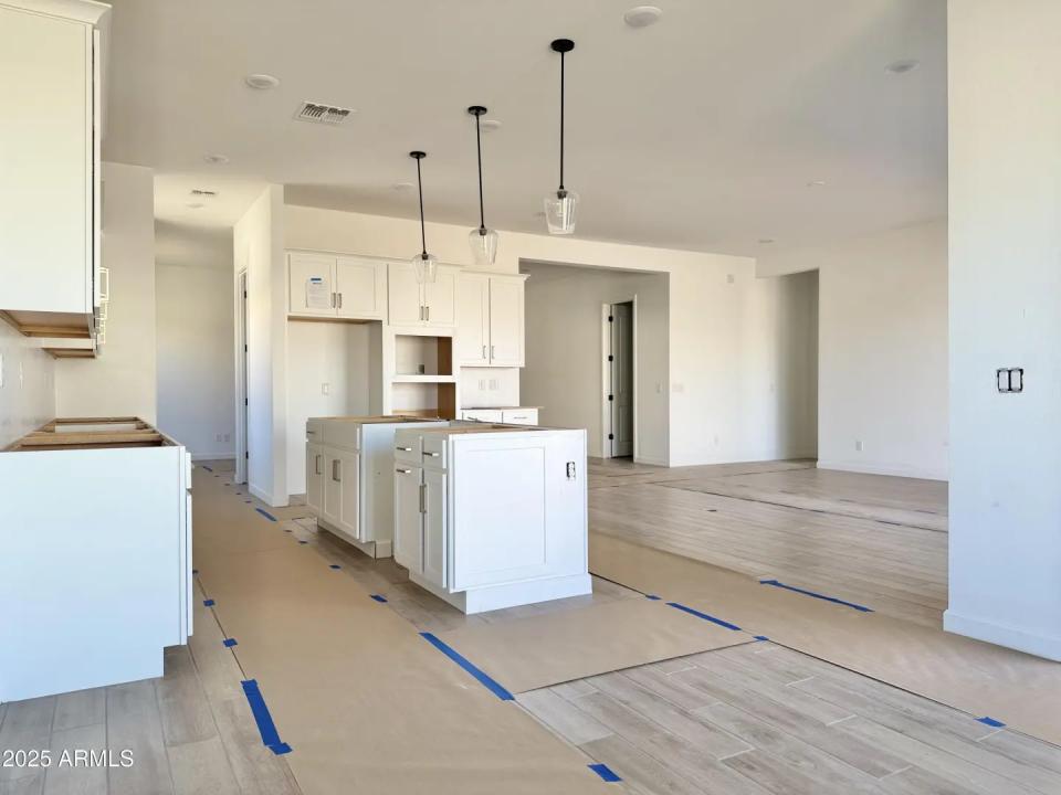 Real Estate Picture 17