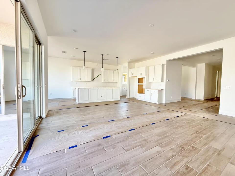 Real Estate Picture 18