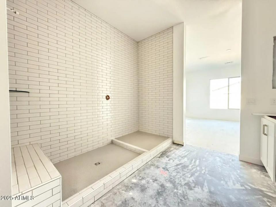 Real Estate Picture 23