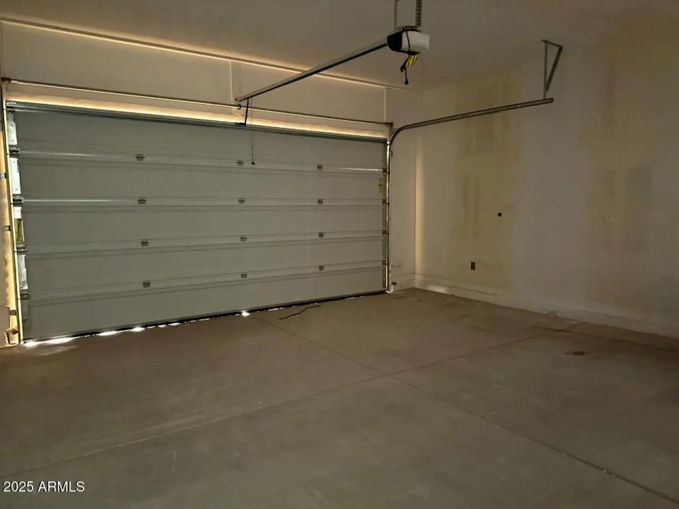 Real Estate Picture 24