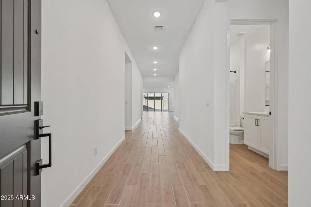 Real Estate Picture 5