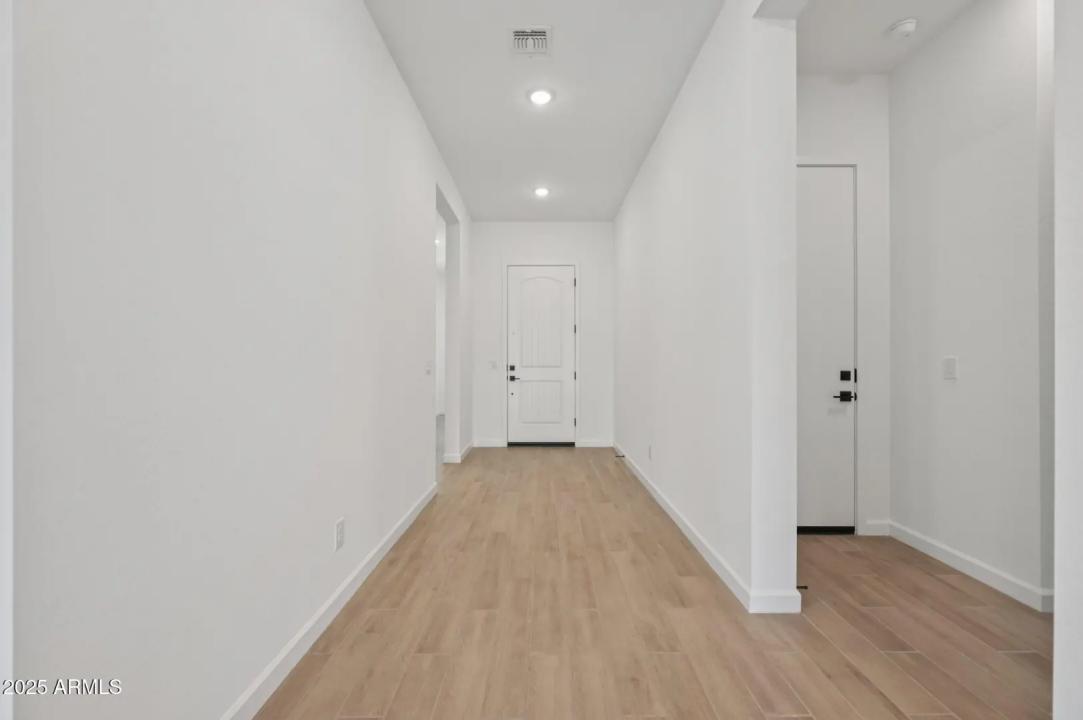 Real Estate Picture 6