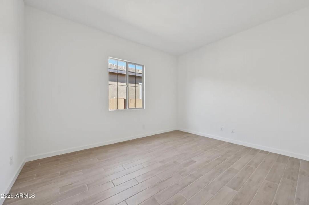 Real Estate Picture 19