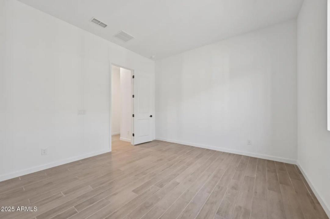 Real Estate Picture 20