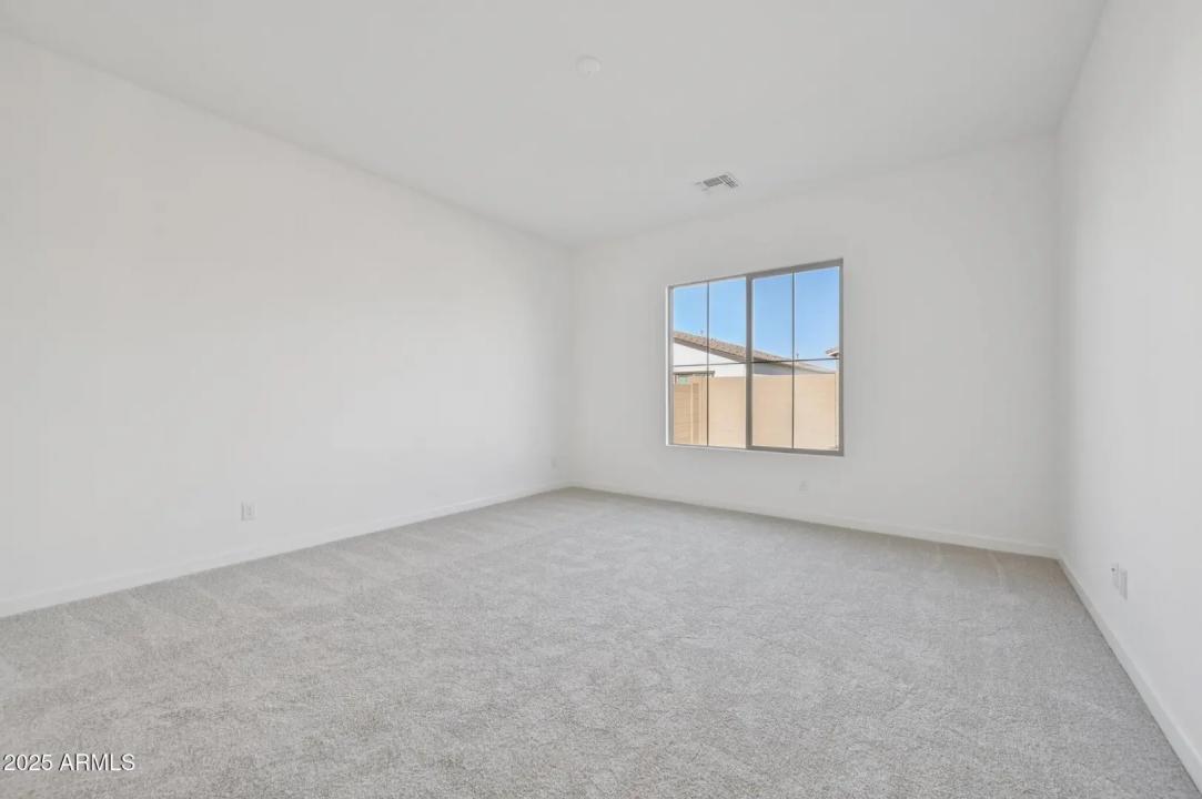 Real Estate Picture 24