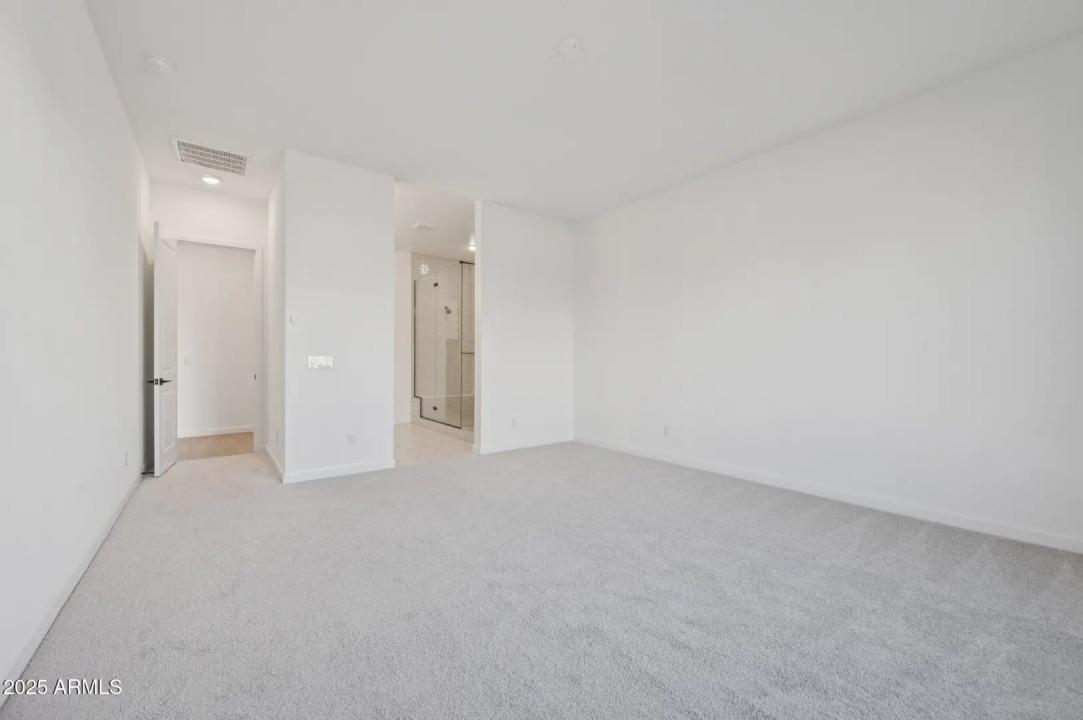 Real Estate Picture 25