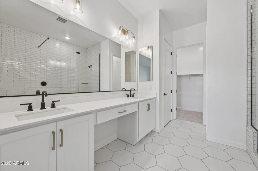 Real Estate Picture 27