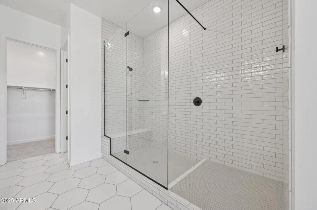 Real Estate Picture 28