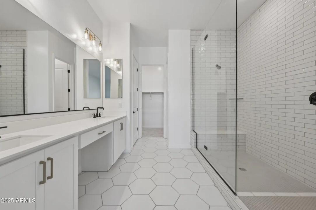 Real Estate Picture 29