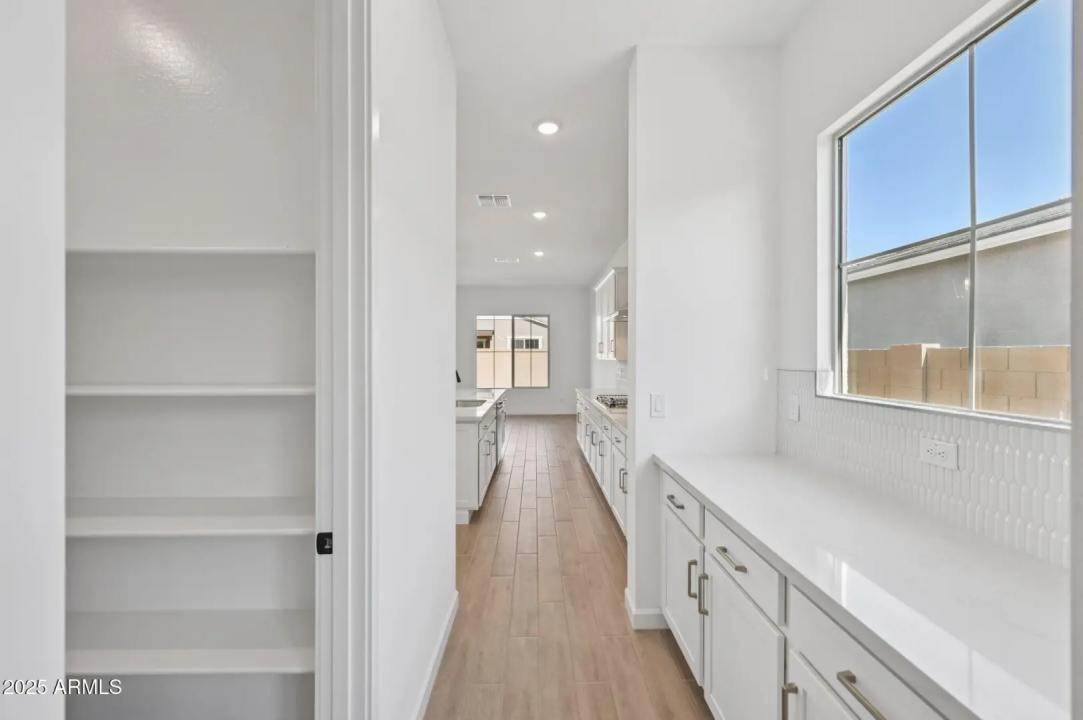 Real Estate Picture 33