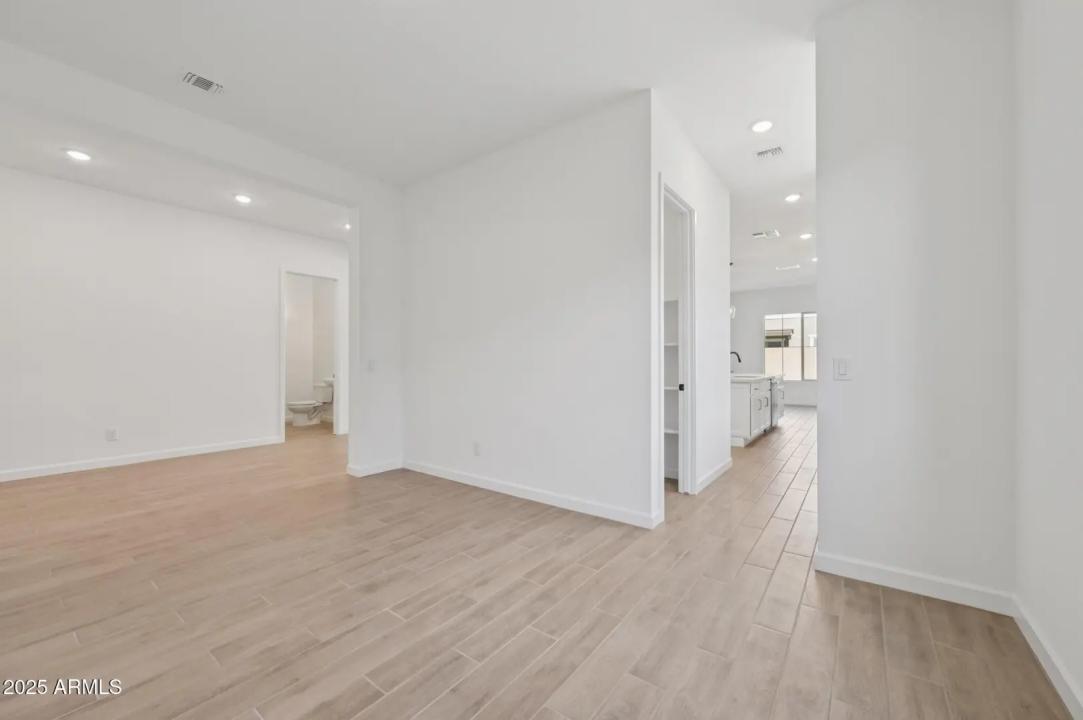 Real Estate Picture 35