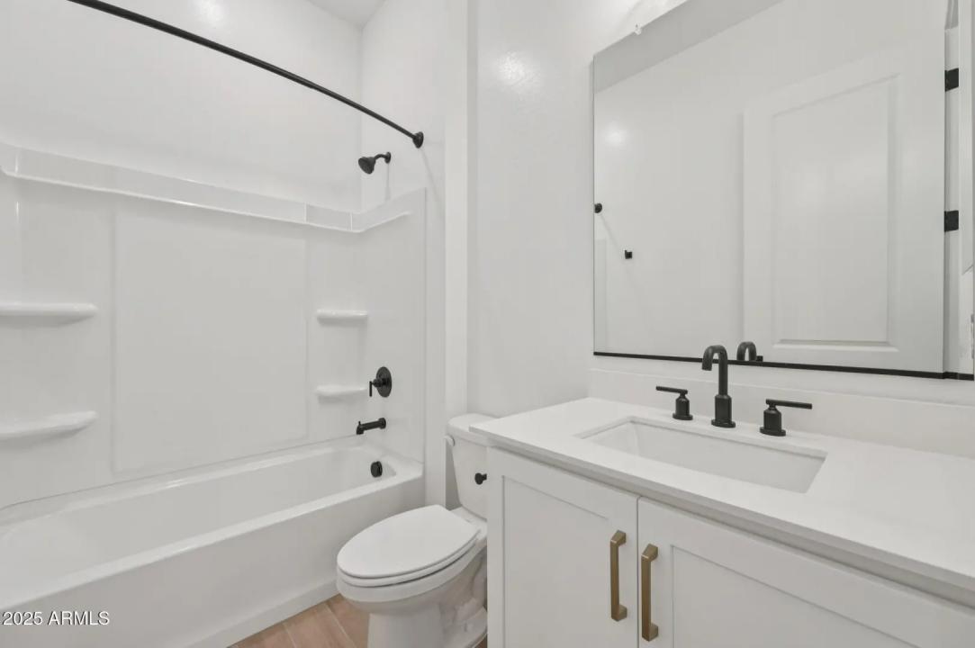 Real Estate Picture 37