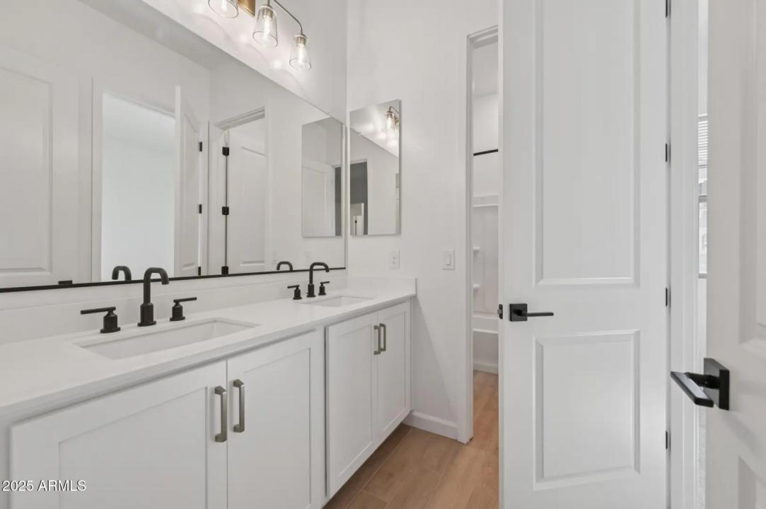 Real Estate Picture 42