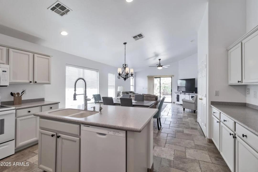 Real Estate Picture 6