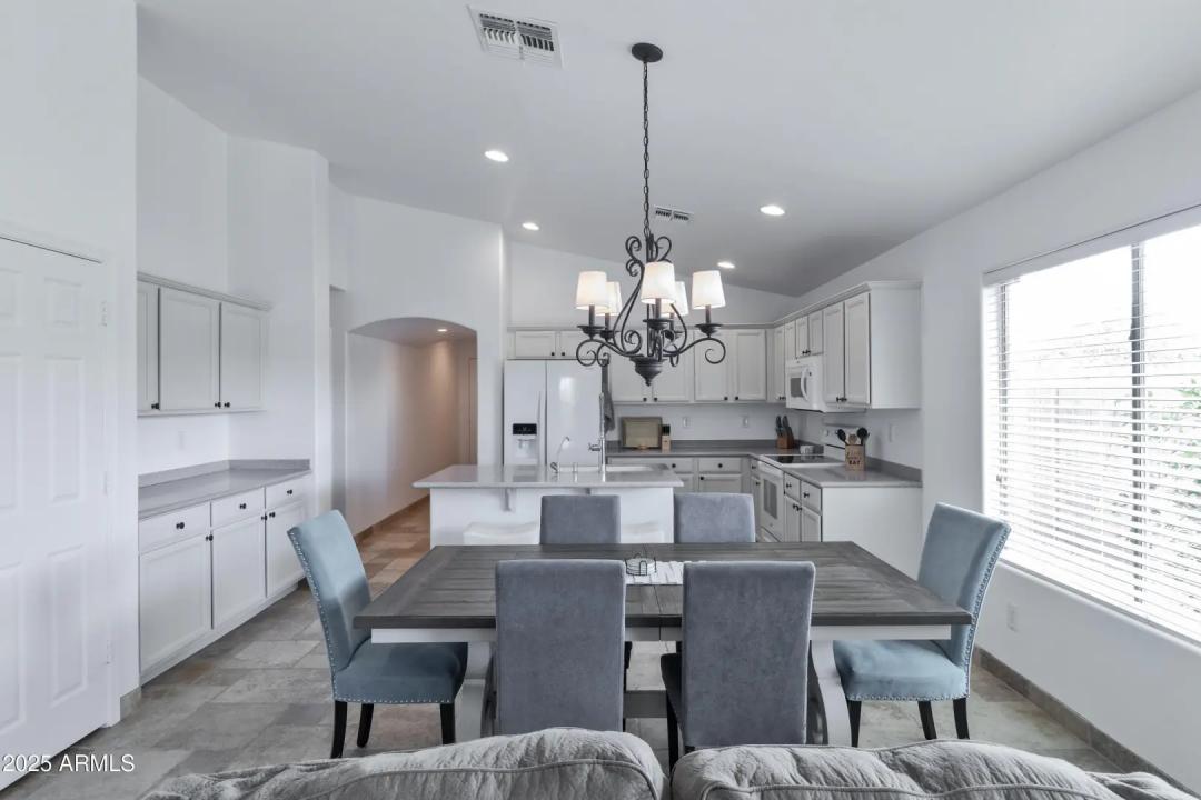 Real Estate Picture 9