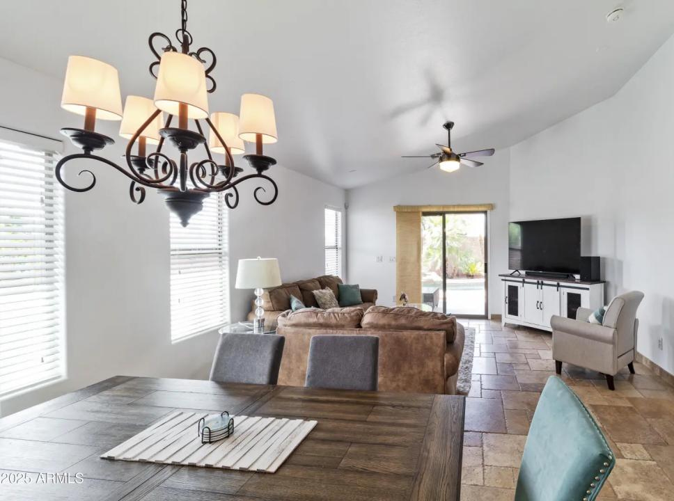 Real Estate Picture 12