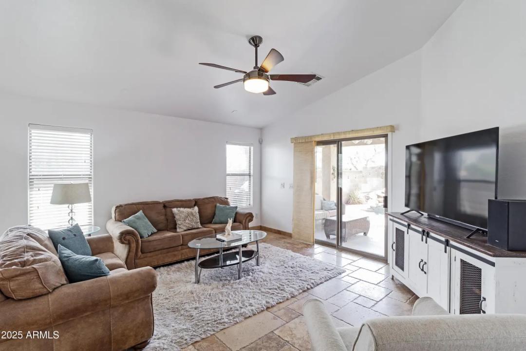 Real Estate Picture 14
