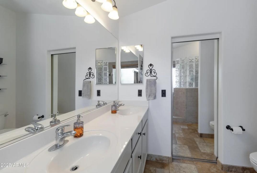 Real Estate Picture 17