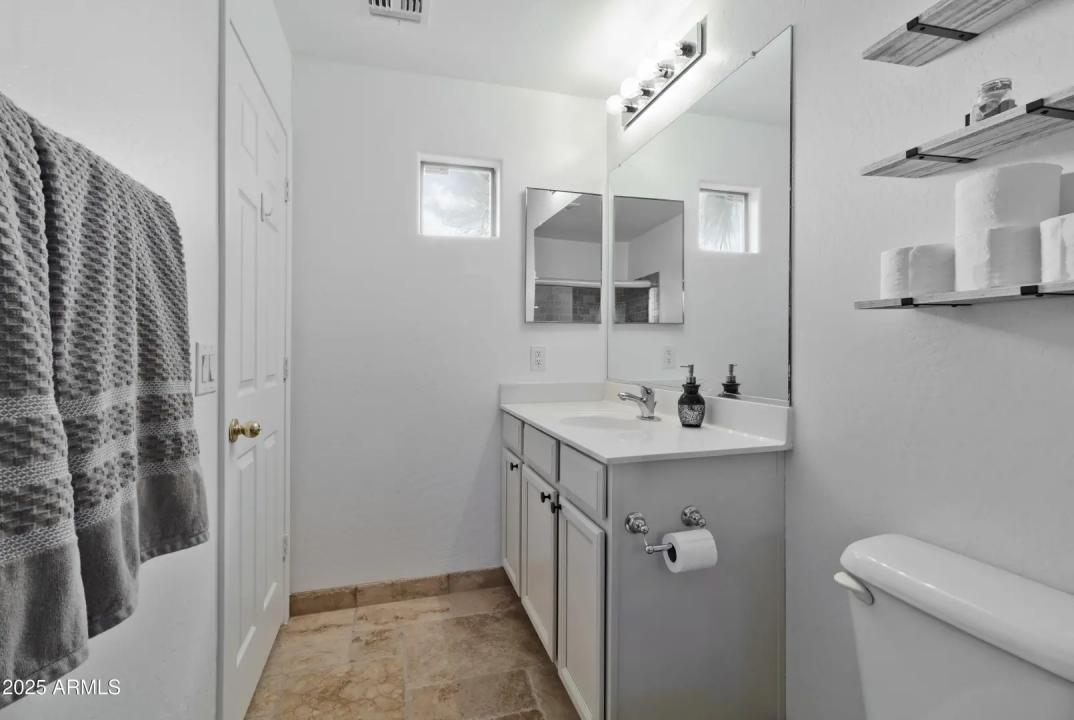 Real Estate Picture 21