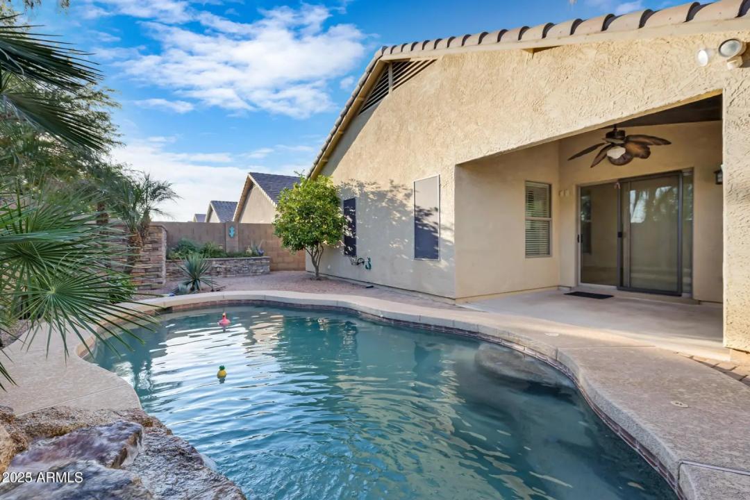 Real Estate Picture 30