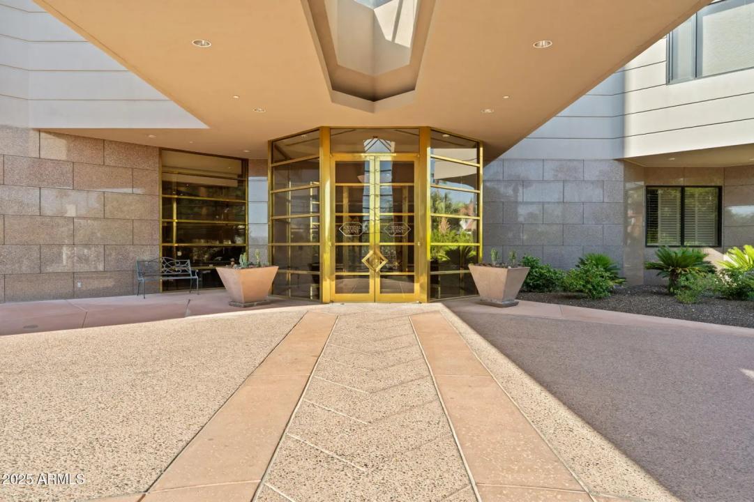 Real Estate Picture 3
