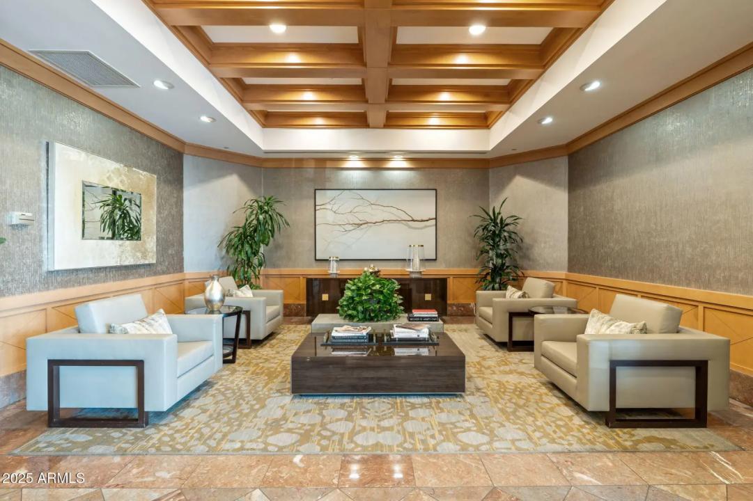 Real Estate Picture 4