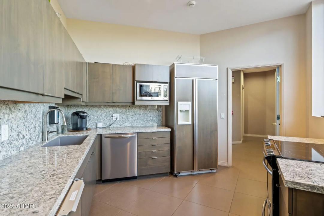 Real Estate Picture 6