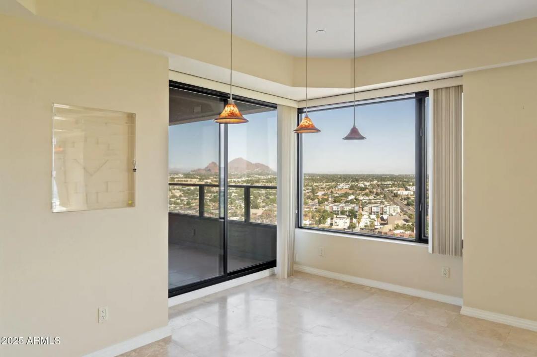 Real Estate Picture 12
