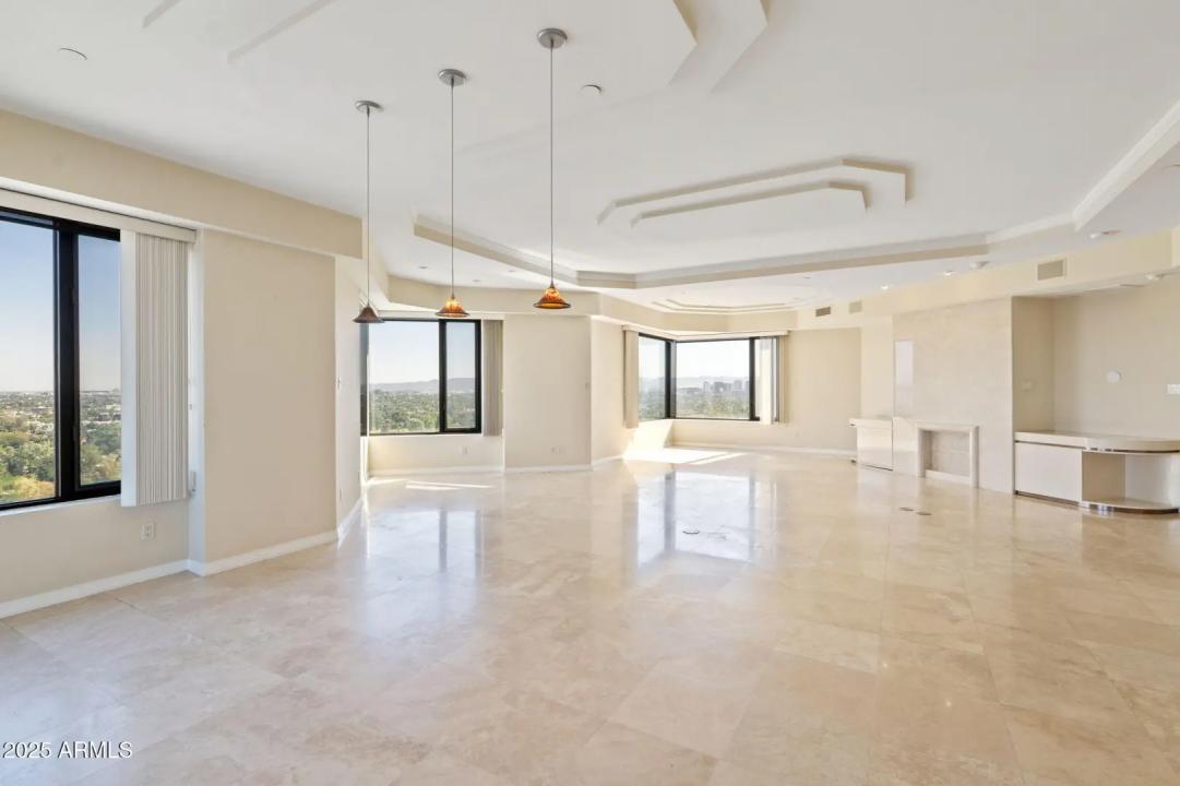 Real Estate Picture 14