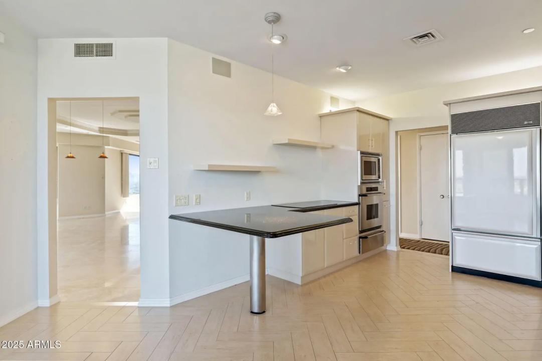 Real Estate Picture 19