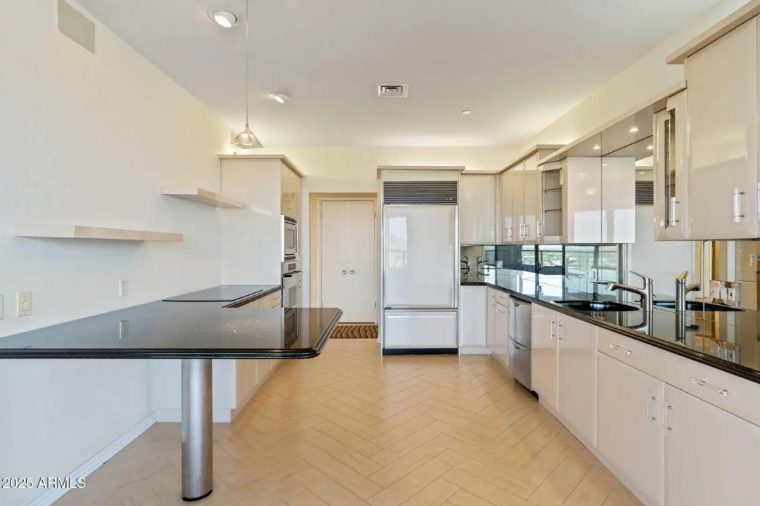 Real Estate Picture 20