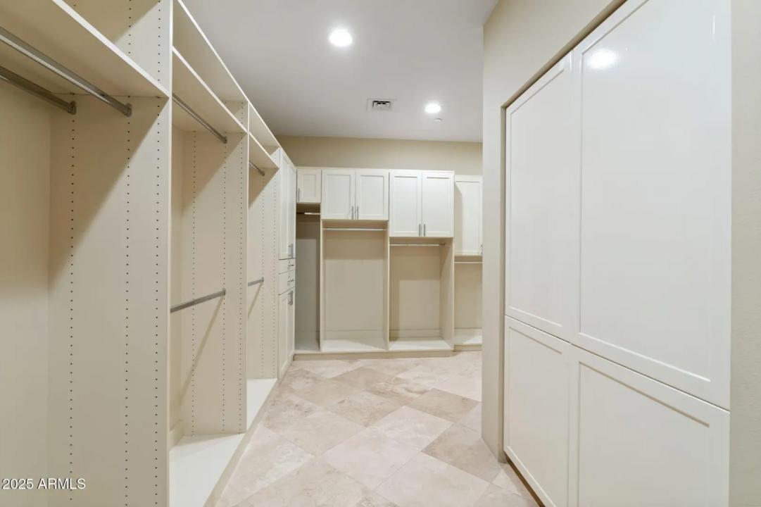 Real Estate Picture 37