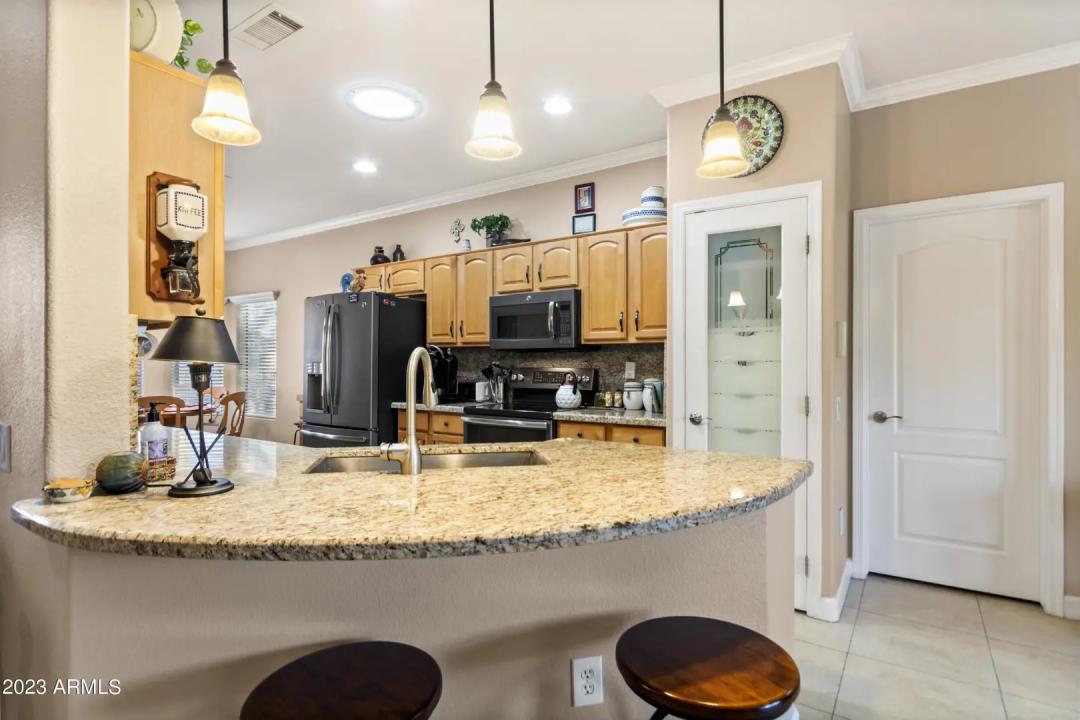 Real Estate Picture 3
